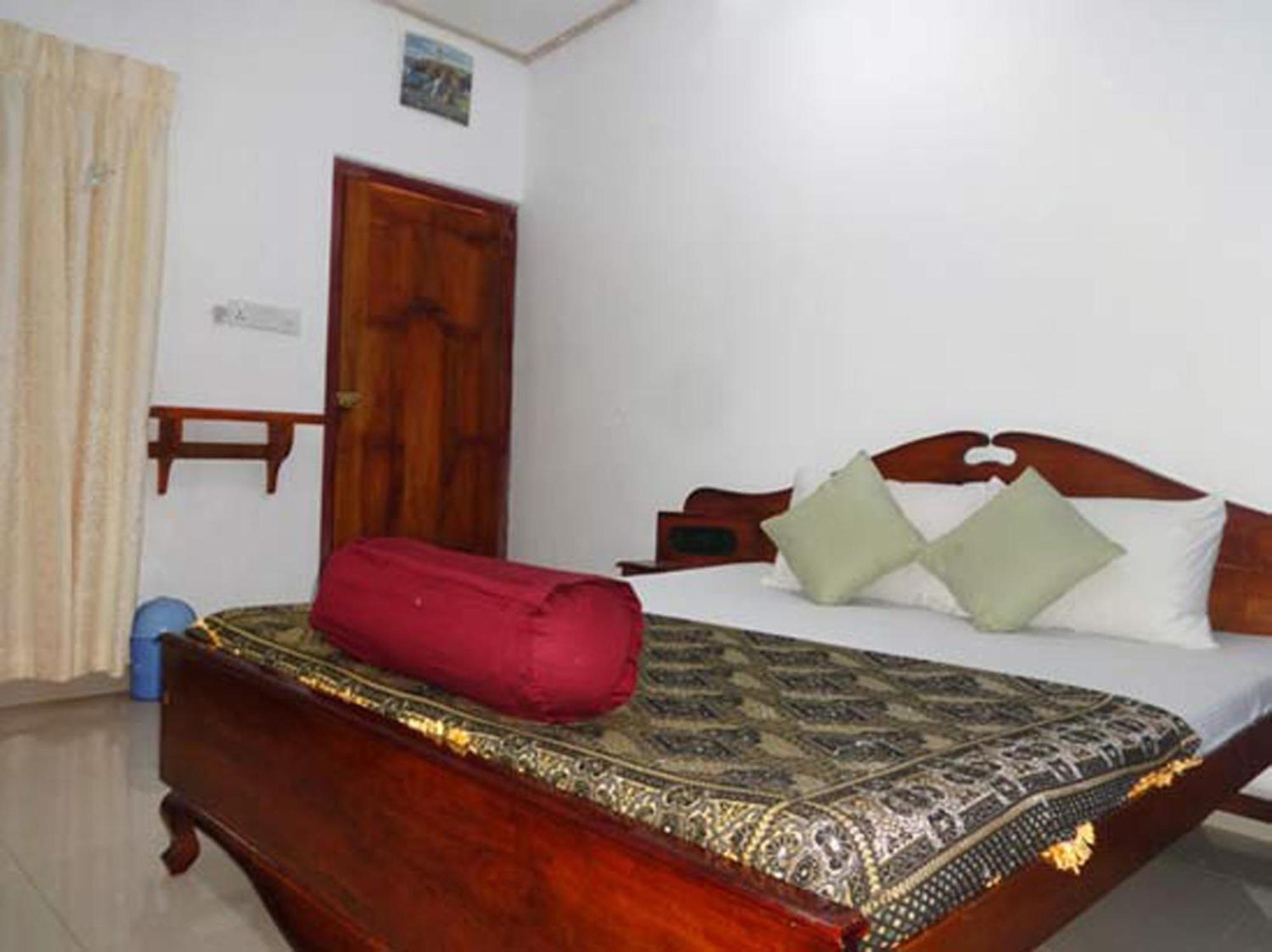 Dutch Bay Beach Cottages Trincomalee Bagian luar foto