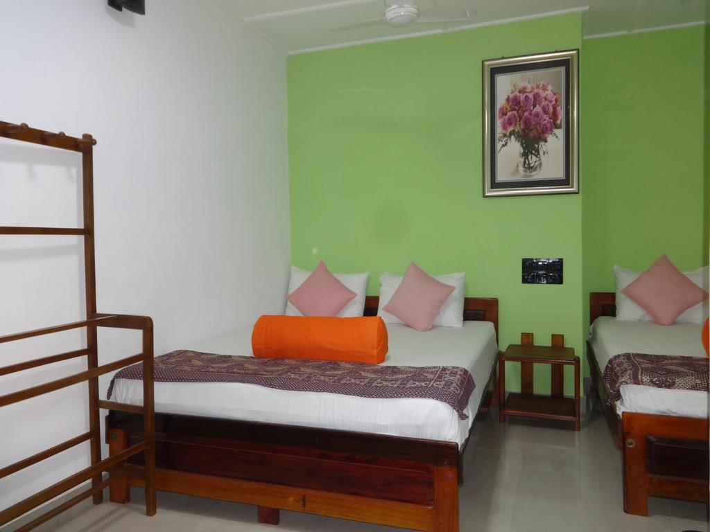 Dutch Bay Beach Cottages Trincomalee Bagian luar foto
