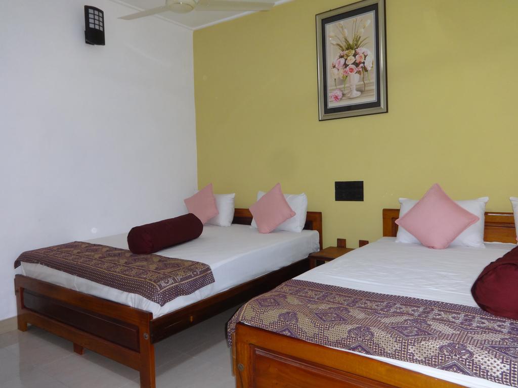 Dutch Bay Beach Cottages Trincomalee Bagian luar foto