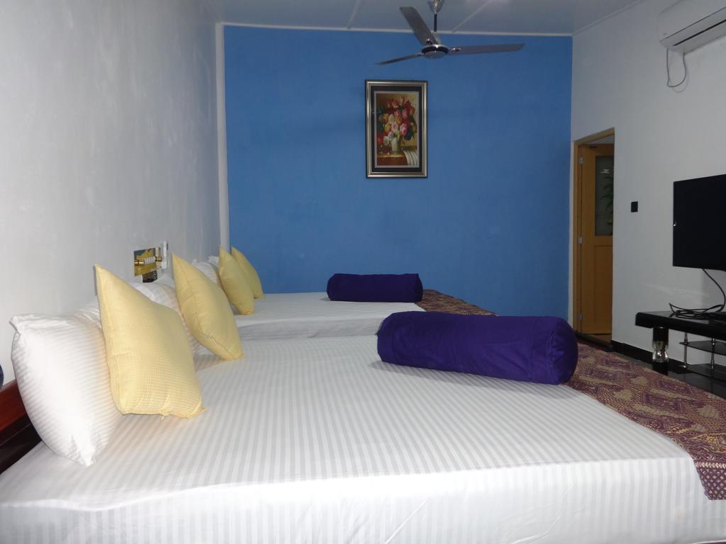 Dutch Bay Beach Cottages Trincomalee Bagian luar foto