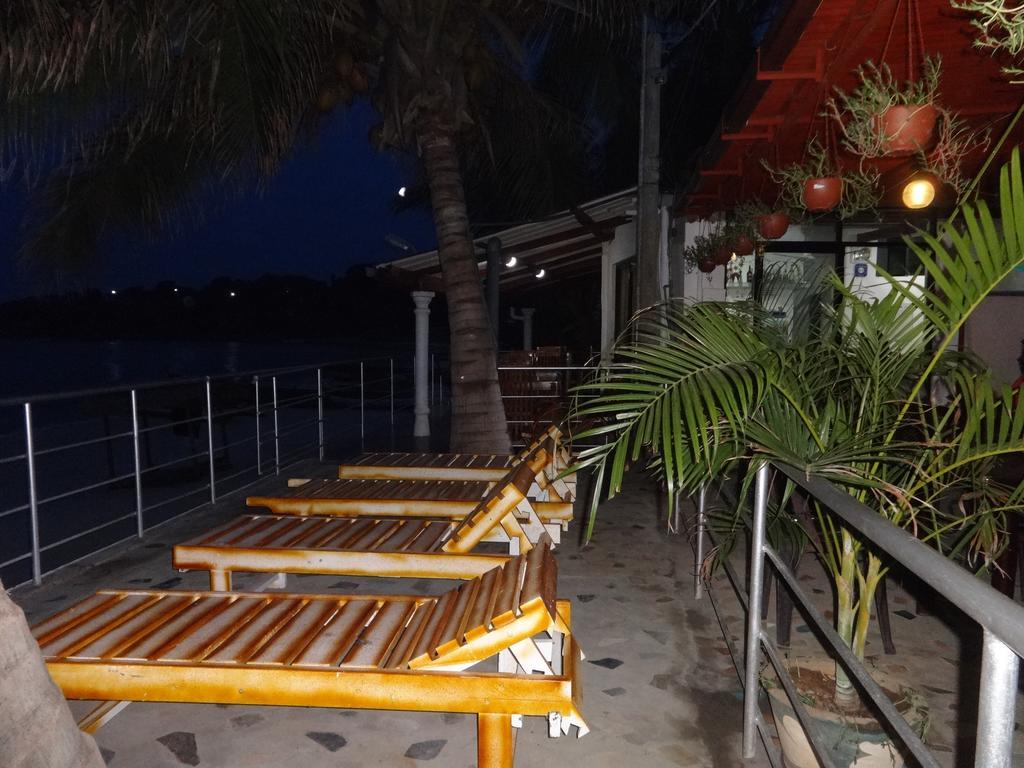 Dutch Bay Beach Cottages Trincomalee Bagian luar foto