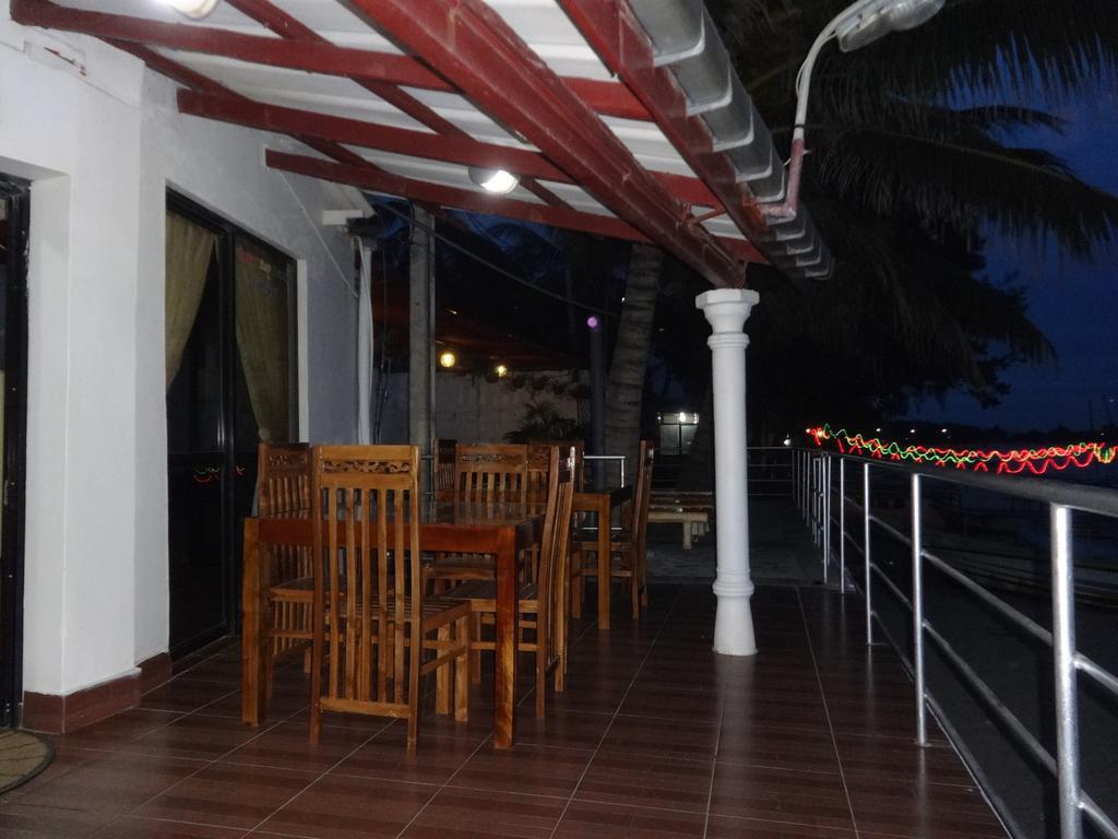Dutch Bay Beach Cottages Trincomalee Bagian luar foto