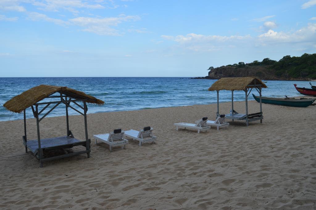 Dutch Bay Beach Cottages Trincomalee Bagian luar foto